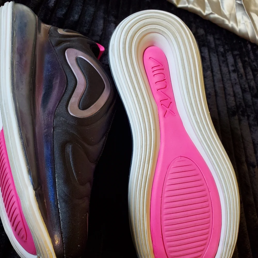 NIKE AIR MAX 720‎